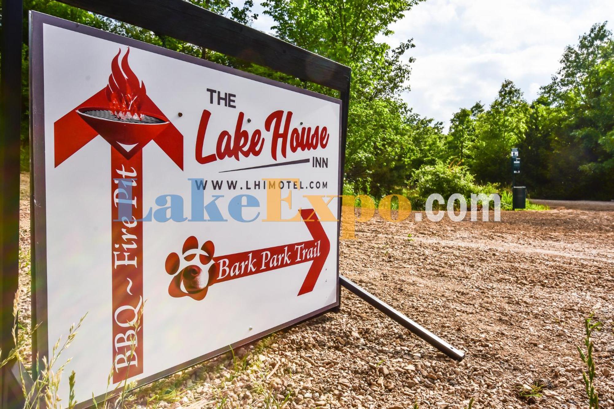 The Lake House Inn Laurie Eksteriør billede